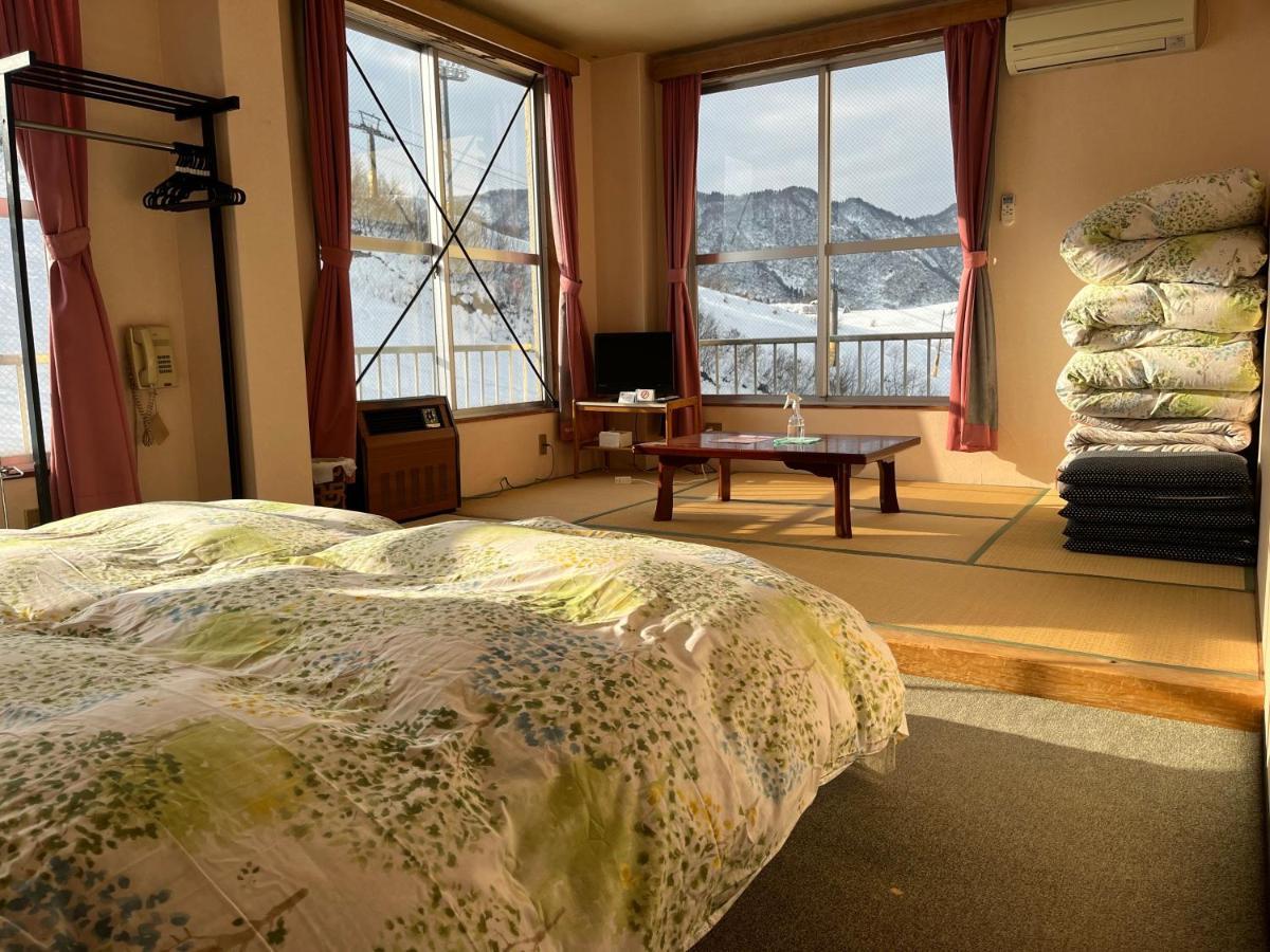 Ishiuchi Ski Center Minamiuonuma Kültér fotó